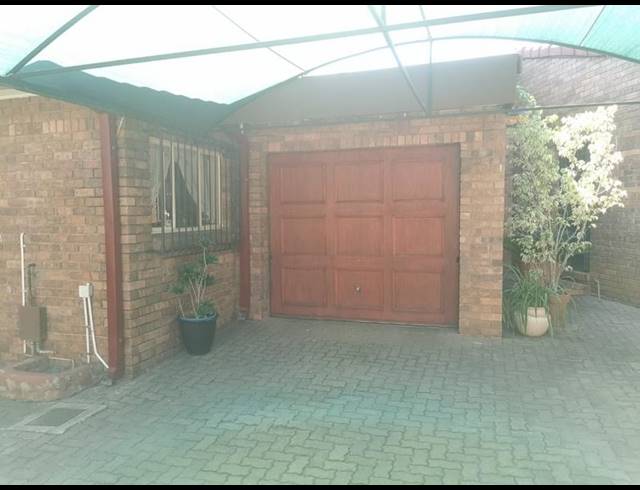 2 BEDROOM PROPERTY TO RENT IN ASHLEA GARDENS